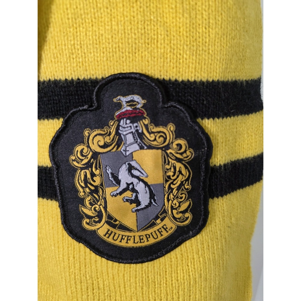 Harry Potter Hufflepuff Scarf Adult Yellow Black Knit Wizarding World Crest - Picture 5 of 9